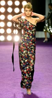 Gigi Hadid feet photo thumbnail