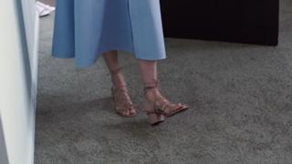 Shailene Woodley feet photo thumbnail
