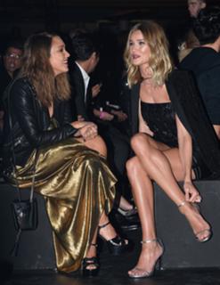 Jessica Alba feet photo thumbnail