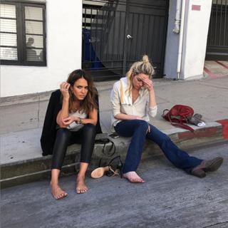 Jessica Alba feet photo thumbnail