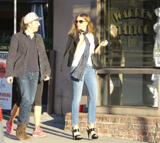 Sofía Vergara feet photo thumbnail
