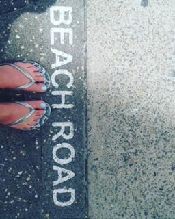 Virginia Madsen feet photo thumbnail