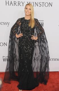 Heidi Klum feet photo thumbnail
