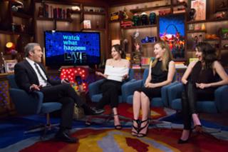 Leslie Mann feet photo thumbnail