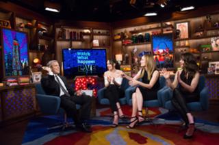 Leslie Mann feet photo thumbnail