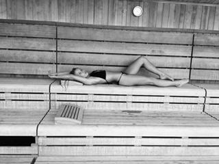 Zara Larsson feet photo 4