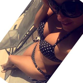 Claudia Romani feet photo thumbnail