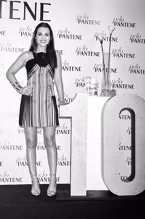 Paula Echevarría feet photo thumbnail