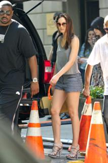 Leighton Meester feet photo thumbnail