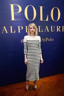 Emma Roberts feet photo thumbnail