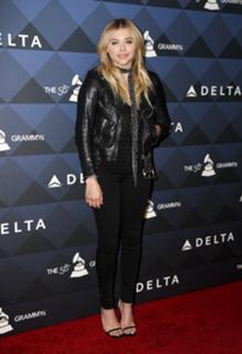 Chloë Grace Moretz feet photo thumbnail