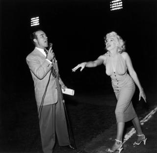 Marilyn Monroe feet photo thumbnail