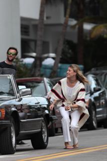 Martha Hunt feet photo thumbnail
