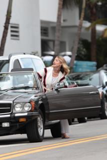 Martha Hunt feet photo thumbnail