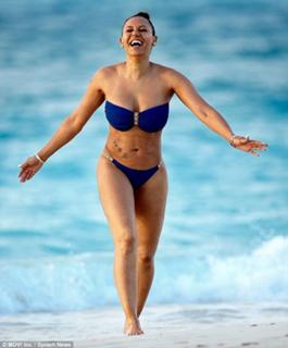 Mel B feet photo thumbnail