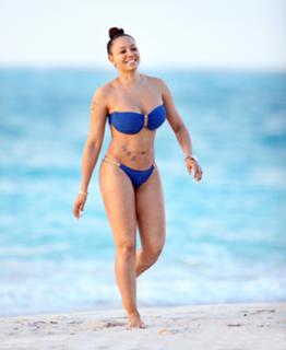 Mel B feet photo thumbnail