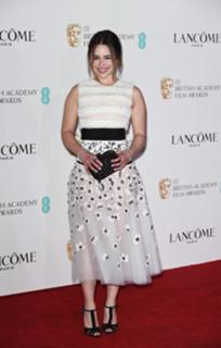Emilia Clarke feet photo thumbnail