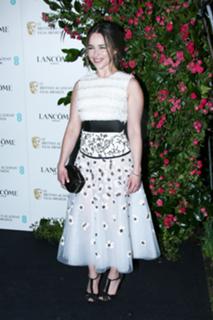 Emilia Clarke feet photo thumbnail