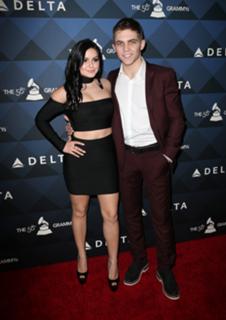 Ariel Winter feet photo thumbnail