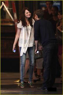 Emma Stone feet photo thumbnail
