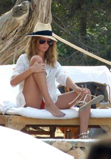 Millie Mackintosh feet photo thumbnail