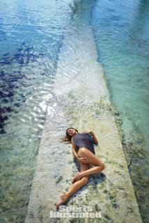 Chrissy Teigen feet photo thumbnail