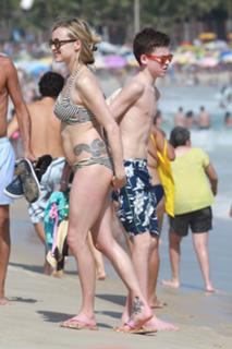 Fearne Cotton feet photo thumbnail