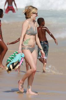Fearne Cotton feet photo thumbnail