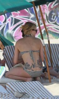 Fearne Cotton feet photo thumbnail