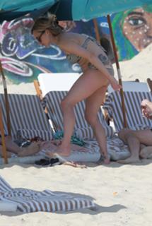 Fearne Cotton feet photo thumbnail