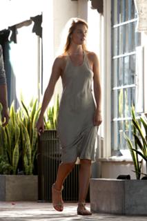 Rosie Huntington-Whiteley feet photo thumbnail