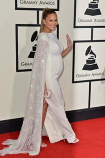 Chrissy Teigen feet photo thumbnail