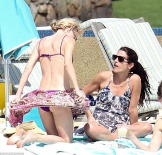 Naomi Watts feet photo thumbnail