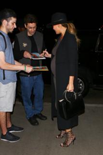 Chrissy Teigen feet photo thumbnail