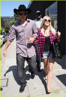 Heidi Montag feet photo thumbnail