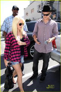 Heidi Montag feet photo thumbnail