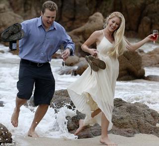 Heidi Montag feet photo thumbnail