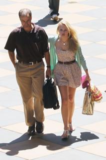 Emily Osment feet photo thumbnail