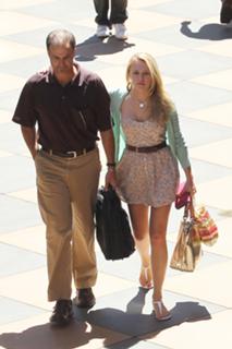 Emily Osment feet photo thumbnail