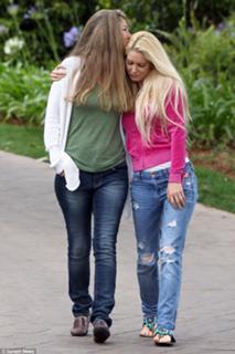 Heidi Montag feet photo thumbnail