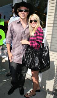 Heidi Montag feet photo thumbnail