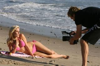 Heidi Montag feet photo thumbnail