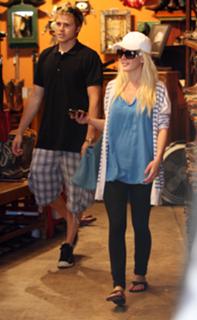 Heidi Montag feet photo thumbnail