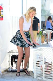 Erin Heatherton feet photo thumbnail