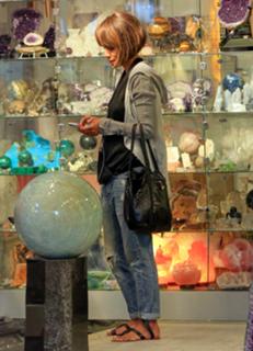 Halle Berry feet photo thumbnail