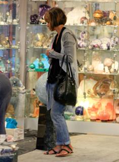 Halle Berry feet photo thumbnail