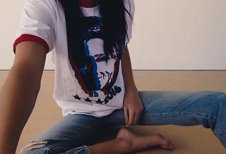 Kendall Jenner feet photo thumbnail