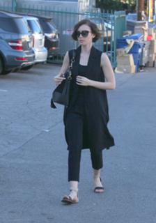Lily Collins feet photo thumbnail