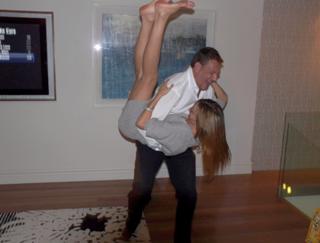 Miranda Kerr feet photo thumbnail