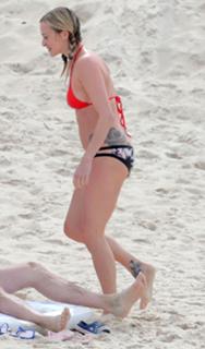 Fearne Cotton feet photo thumbnail